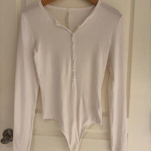 Aritzia Babaton Bodysuit- Size Small